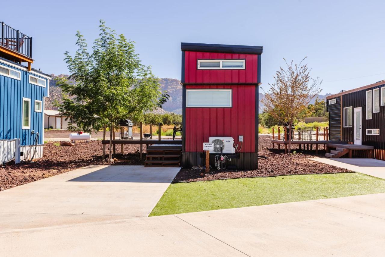 Apple Valley Ruby Red Tiny Home מראה חיצוני תמונה