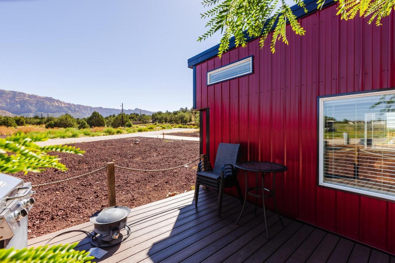 Apple Valley Ruby Red Tiny Home מראה חיצוני תמונה