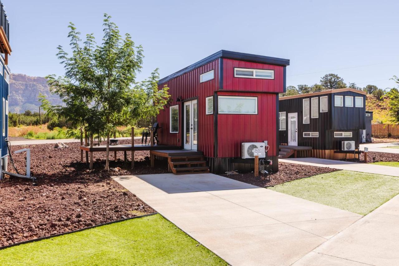 Apple Valley Ruby Red Tiny Home מראה חיצוני תמונה